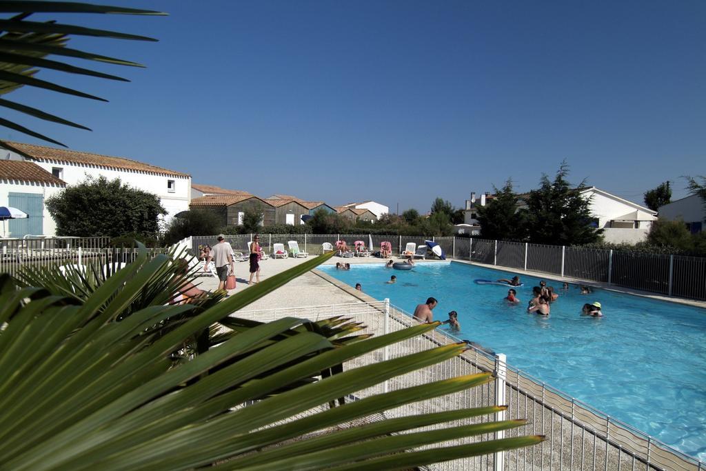 Residence Odalys Le Village Des Amareyeurs Le Chateau-d'Oleron Exterior photo