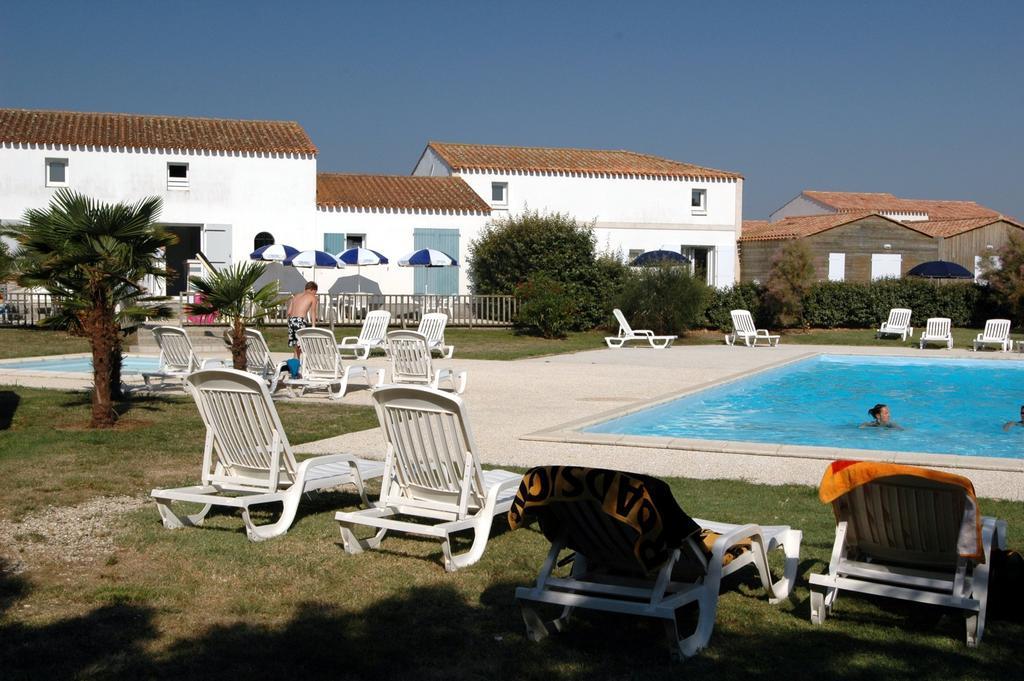 Residence Odalys Le Village Des Amareyeurs Le Chateau-d'Oleron Exterior photo