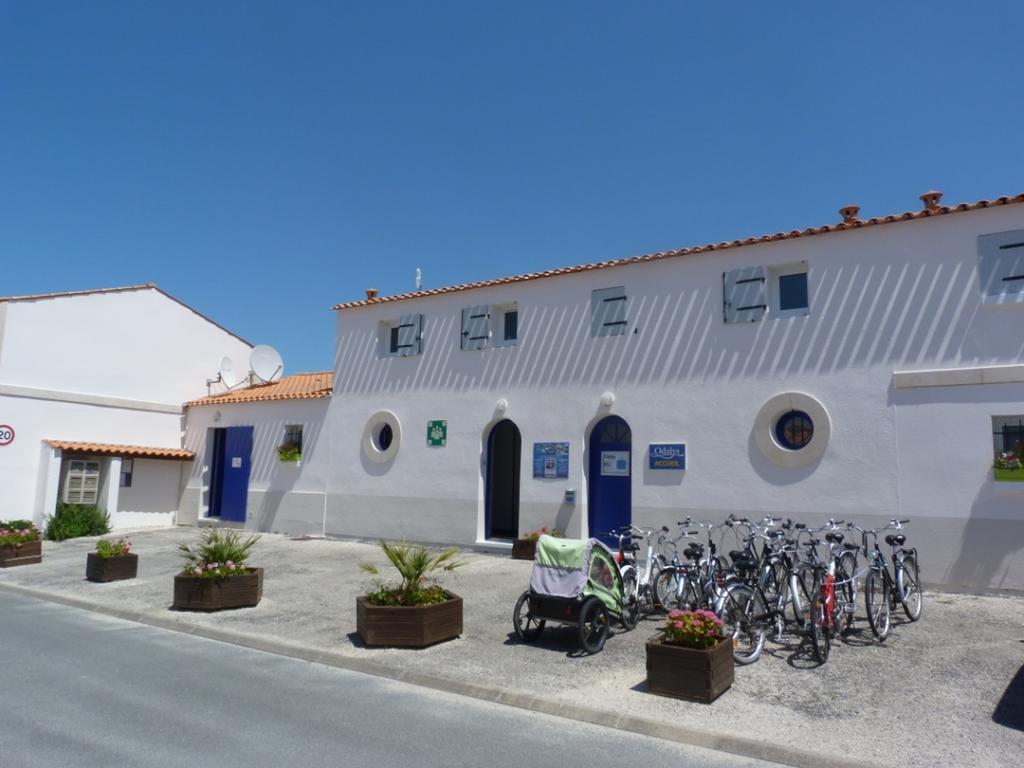 Residence Odalys Le Village Des Amareyeurs Le Chateau-d'Oleron Exterior photo