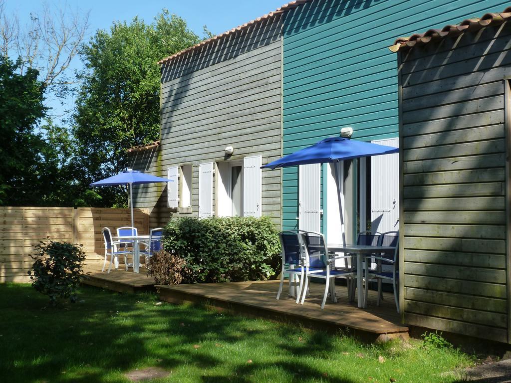 Residence Odalys Le Village Des Amareyeurs Le Chateau-d'Oleron Exterior photo