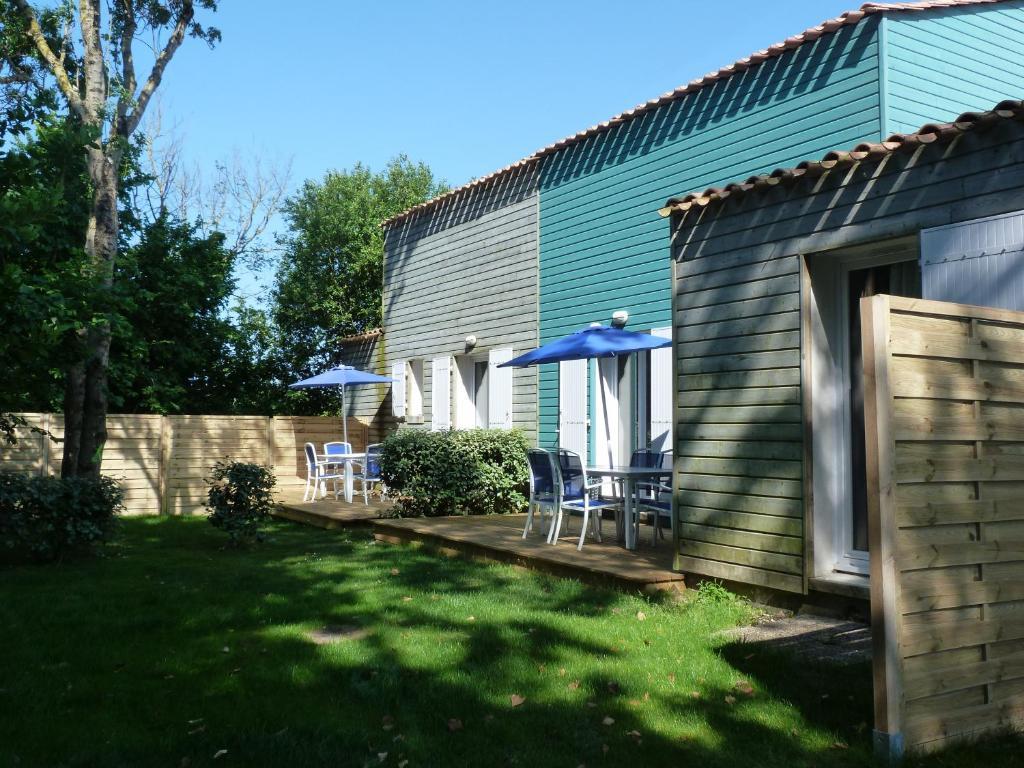 Residence Odalys Le Village Des Amareyeurs Le Chateau-d'Oleron Exterior photo